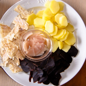 Tvost Og Spik: Pilot Whale meat, blubber and potatoes